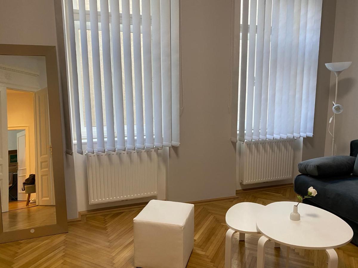 Mq Apartment *
