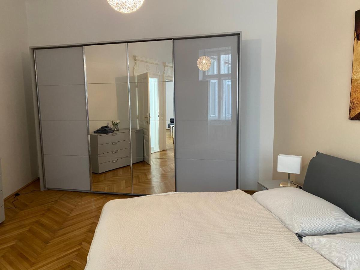 Mq * Vienna